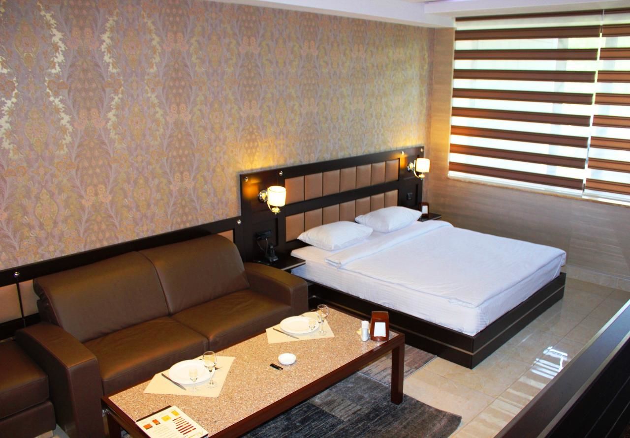 Отель Avan Plaza Hotel Ереван